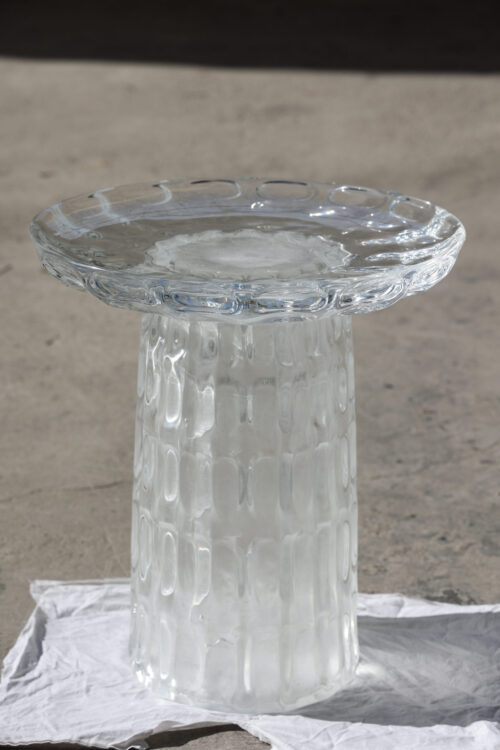 Glacier Clear Resin Side Table - 图片 4