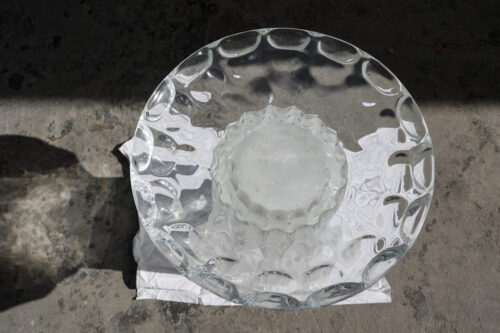Glacier Clear Resin Side Table - 图片 2