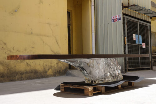 Glacier Rock Resin Table - 图片 3