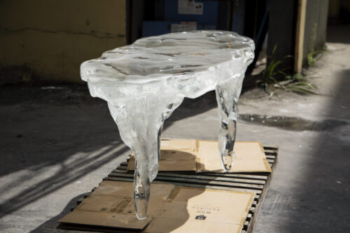 Icefall Resin Table - 图片 2