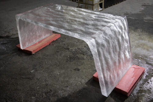 Glacial Cube Resin Table - 图片 4